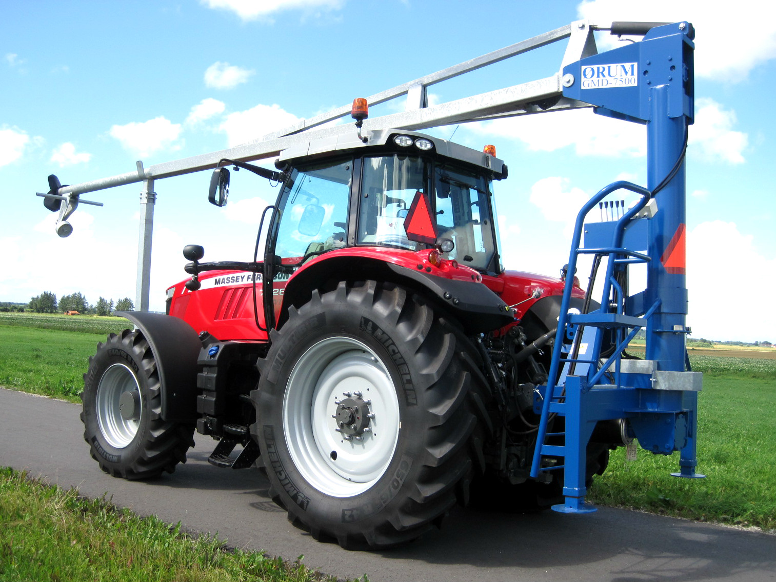 ØRUM Gyllemixer GMD-7500  arm hen over førerhus